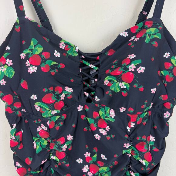 Torrid Wireless Lattice One Piece Swimsuit Strawberries Print Womens Sz 2X Retro - Picture 3 of 11